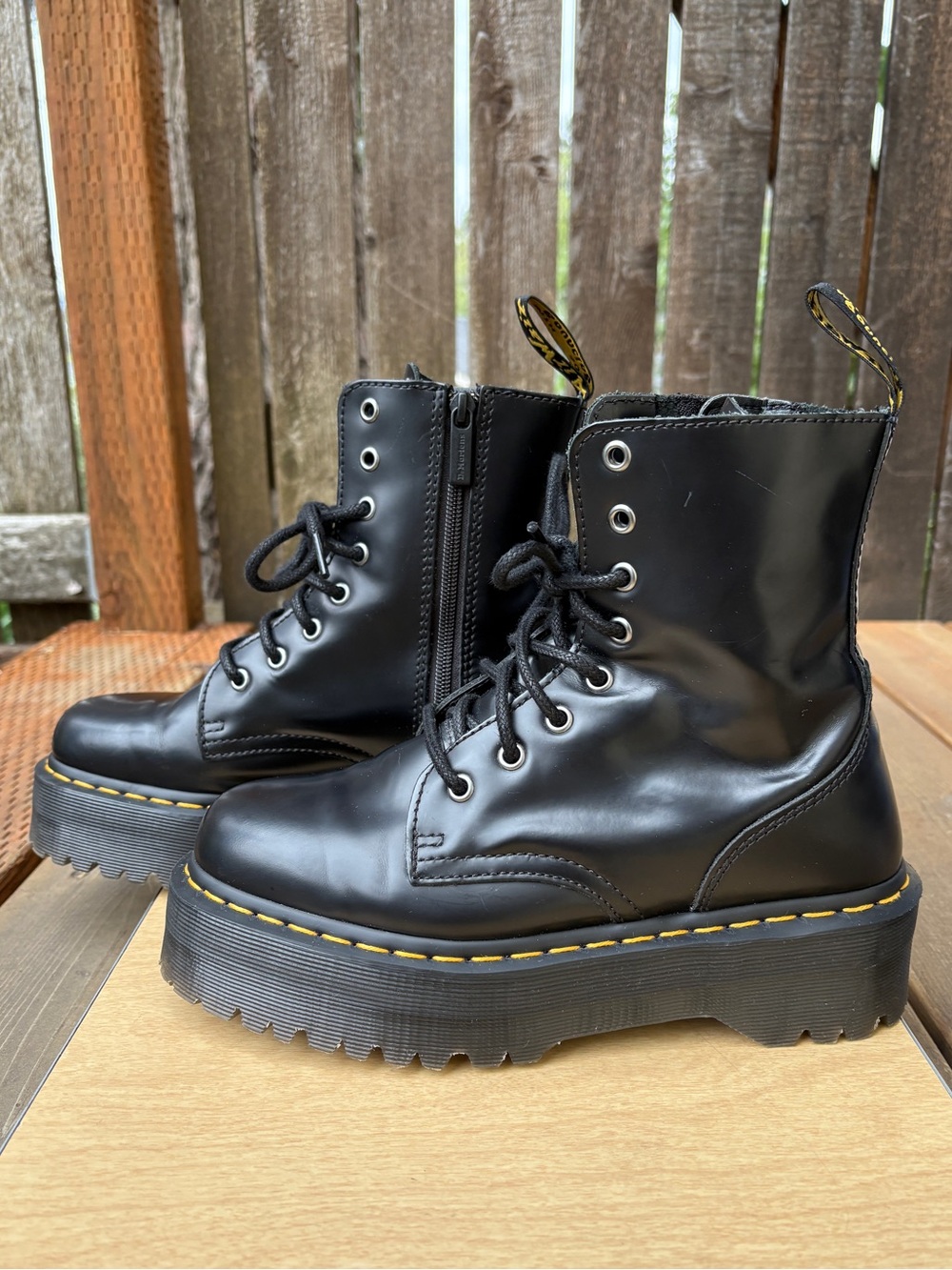 Doc Martens Jadon Smooth Black Leather Platform Combat Boots Sz 7 M’s/8 Wm’s